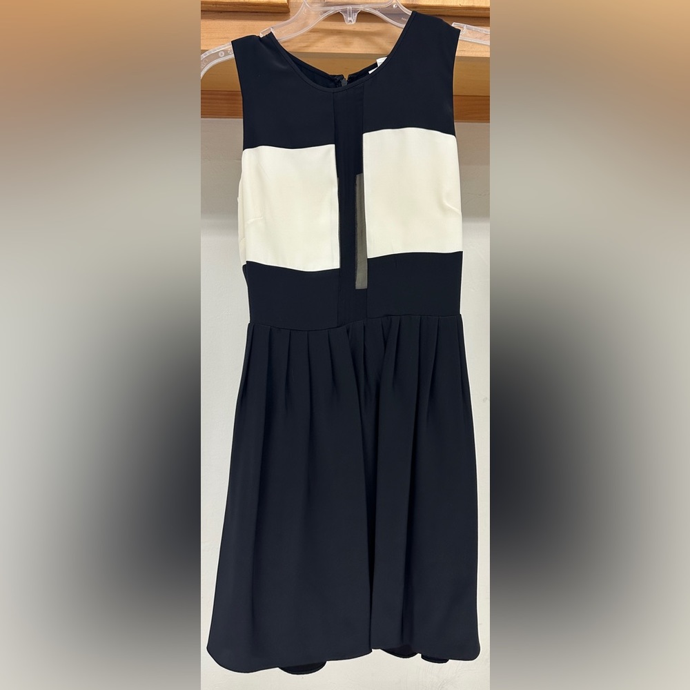 Parker elegant Black and White size S dress